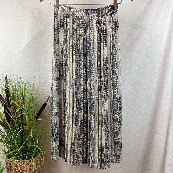 Zara Gray Snake Print Pleated Button Front Maxi Skirt XS - Picture 3 of 6